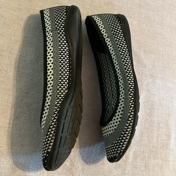 NWOT Adrienne Vittadini shoes - Picture 3 of 7